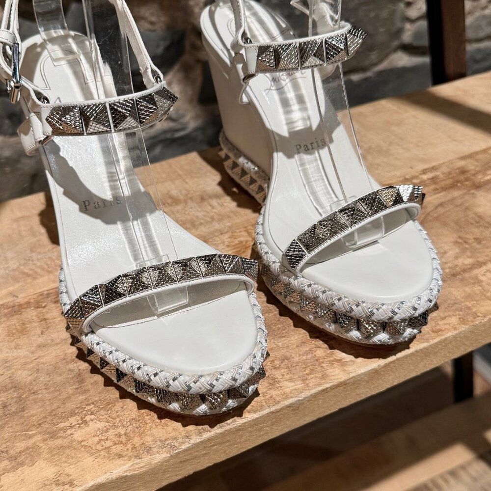 Christian Louboutin White Leather Studded Pyraclou Wedge 110 Sandals - Picture 4 of 15